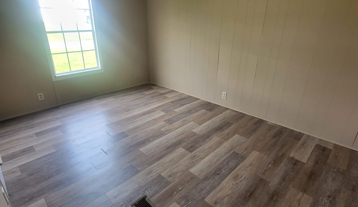 3 Kristal Wood Bedroom 1
