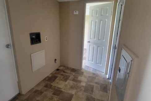 3 Kristal Wood Hallway