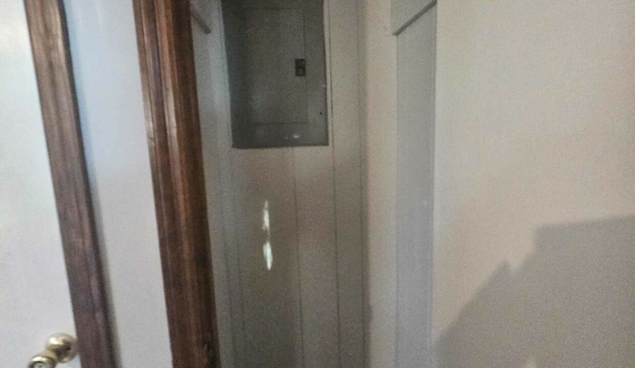 117 Pinewood closet