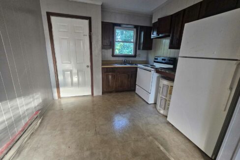117 Pinewood kitchen