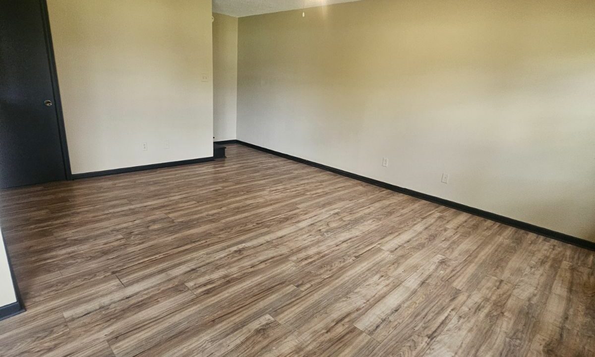 304 # 8 Goodjoin livingroom