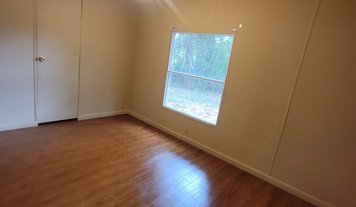 51 Glider other bedroom