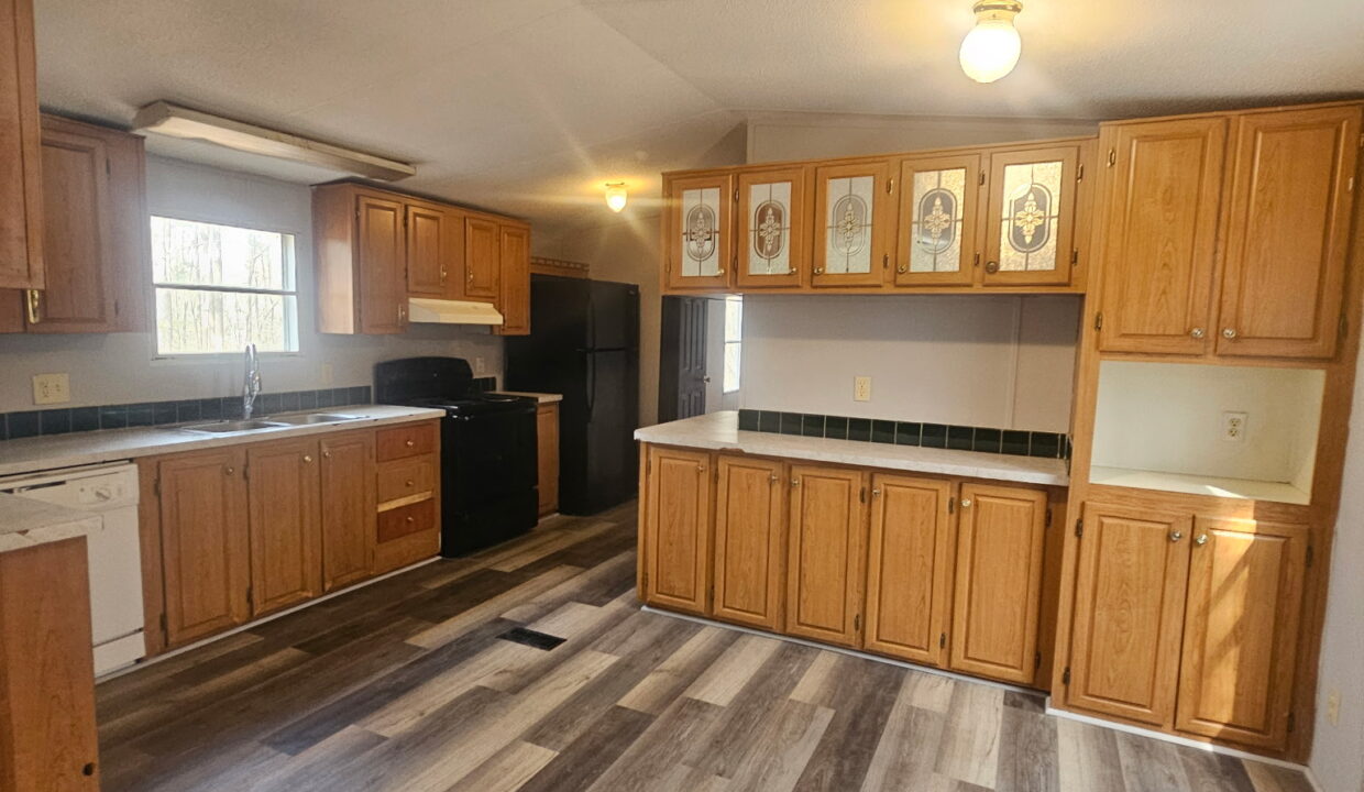 532 EAGLENEST KITCHEN