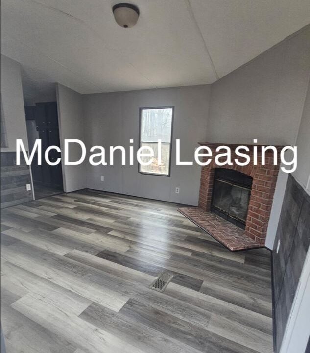 126 Fortune Drive - Living area