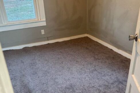 603 McArthur - bedroom