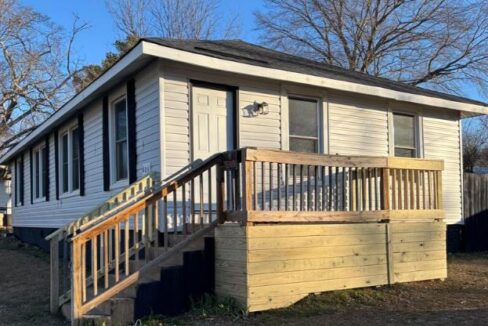 603 McArthur - outside