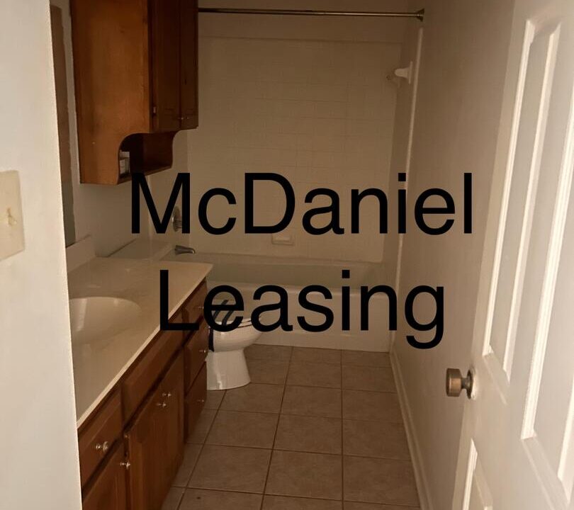 107 MISTYBROOK BATHROOM